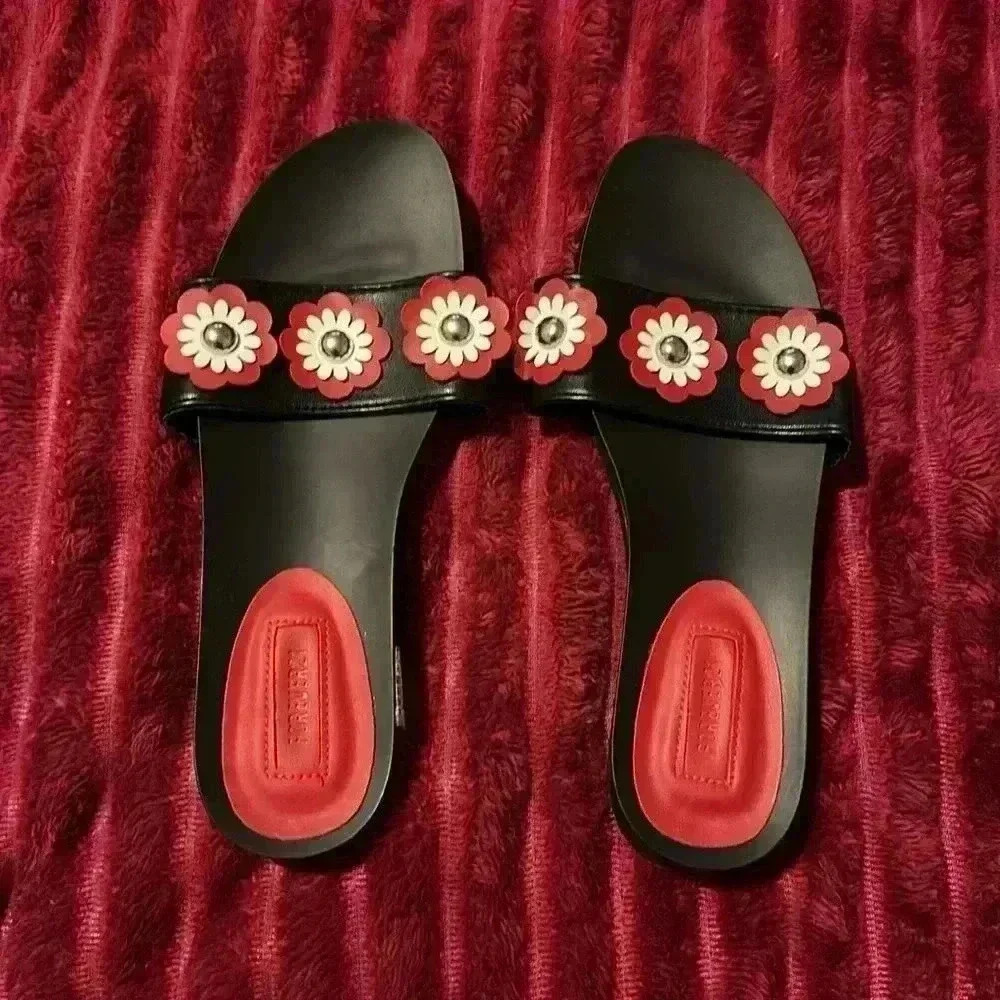 Forever 21 W’s Flower Sandals size 8